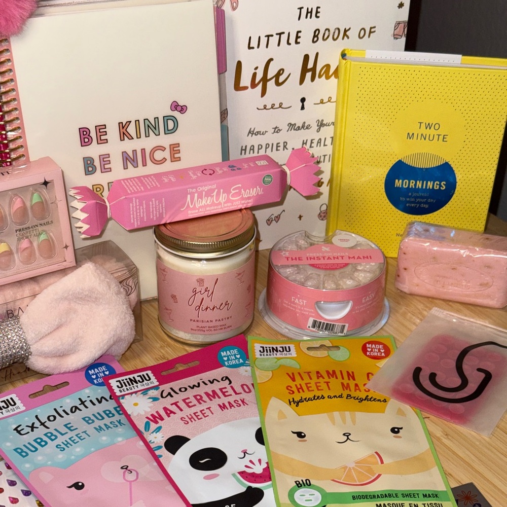 Self Care Spa Gift Set, Hello Kitty, Press On Nails, Y2K